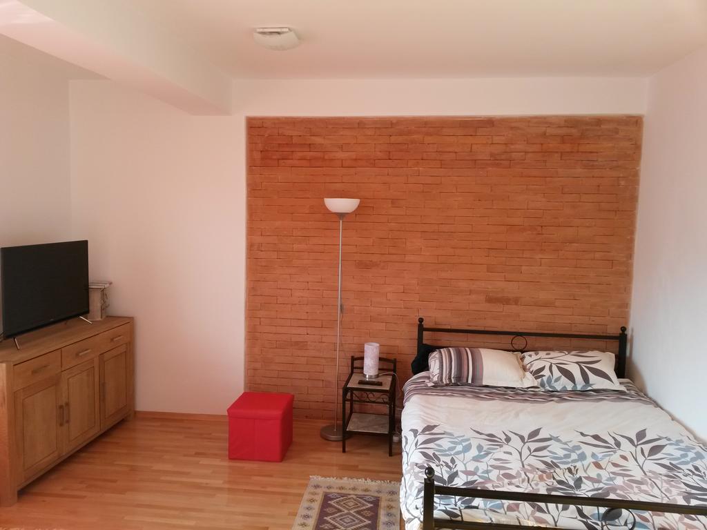 Risto'S Apartment スコピエ エクステリア 写真